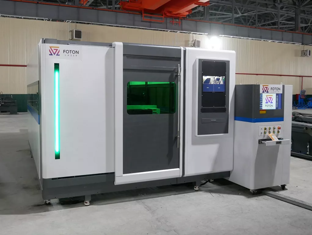 FL-L1560FHR-2000-D350-IPG Лазерный станок для резки листового металла и труб с кабинетной защитой